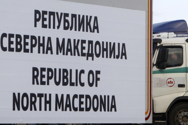 Grčka policija počela da priznaje makedonske pasoše