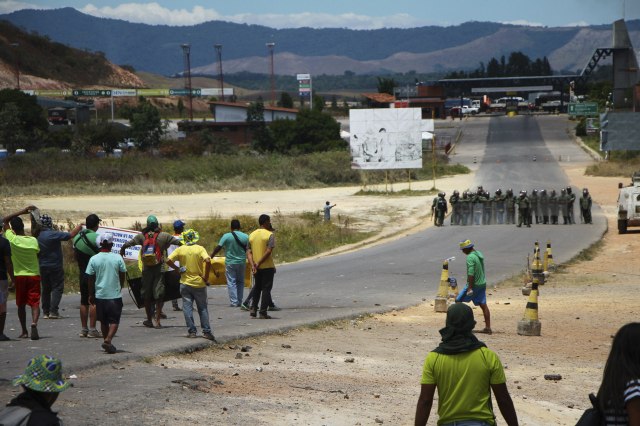 Novi haos u Venecueli, sukobi na granici sa Brazilom FOTO