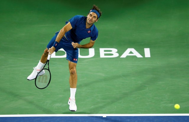 Federer uz dosta muke do drugog kola Dubaija