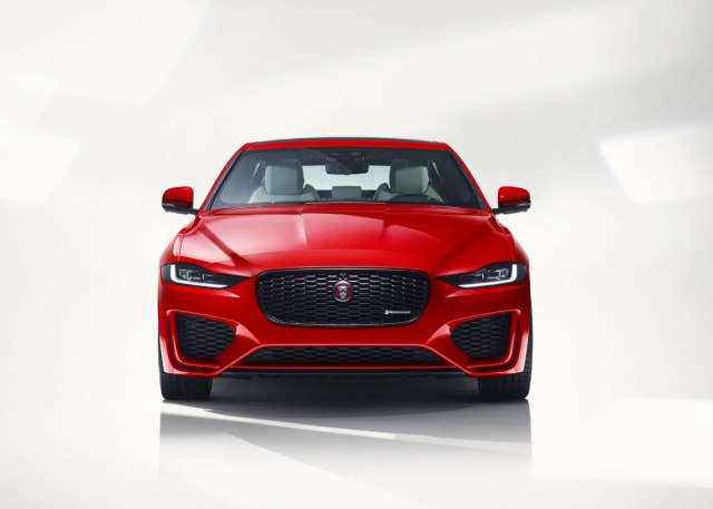 Jaguar redizajnirao XE – luksuzniji enterijer i nove tehnologije FOTO