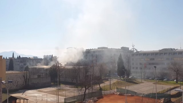 Požar u školi, uèenici bežali kroz prozore VIDEO