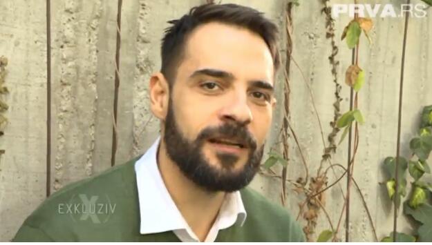 Zoran Pajić verio devojku u gradskom prevozu?