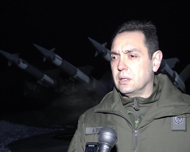 Defense minister undergoes military training