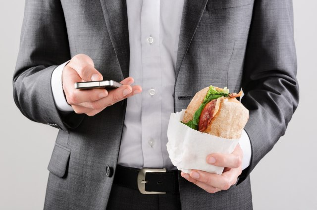 Poslanik podneo ostavku zbog kraðe sendvièa u skupštinskom restoranu