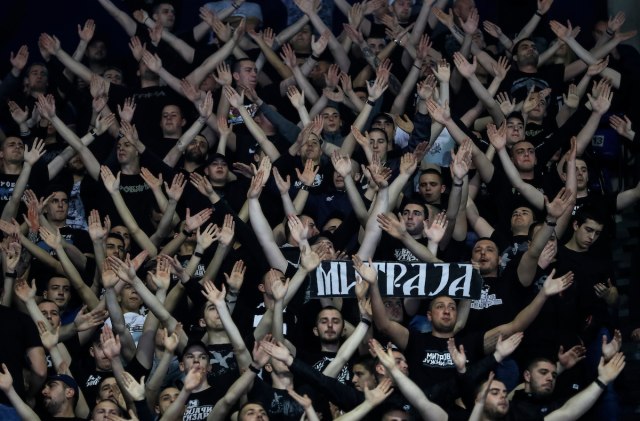 "Uprava napolje" – jasna poruka navijaèa Partizana u Kruševcu FOTO