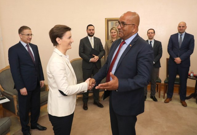 Grenada supports solving Kosovo issue through dialogue