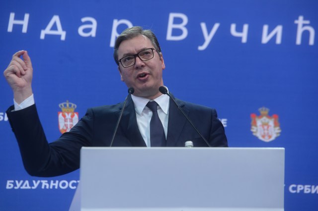 Vučić se u podne obraća javnosti