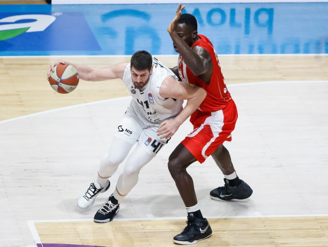 Skandal u Železniku! Zamalo tuèa na sred terena