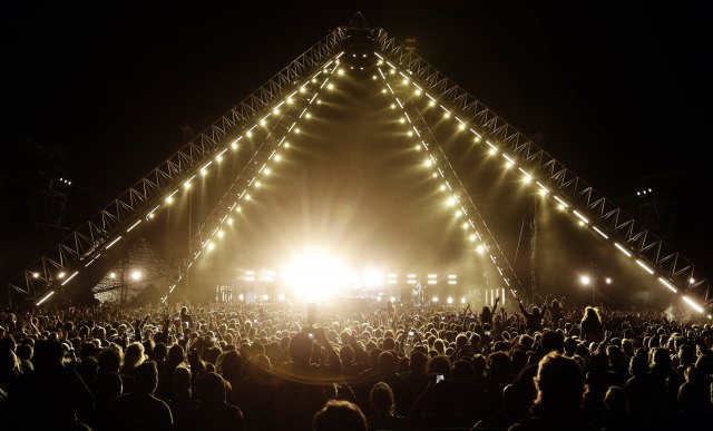 Kako je izgledao spektakularni koncert Pepersa ispred piramida u Egiptu? FOTO/VIDEO
