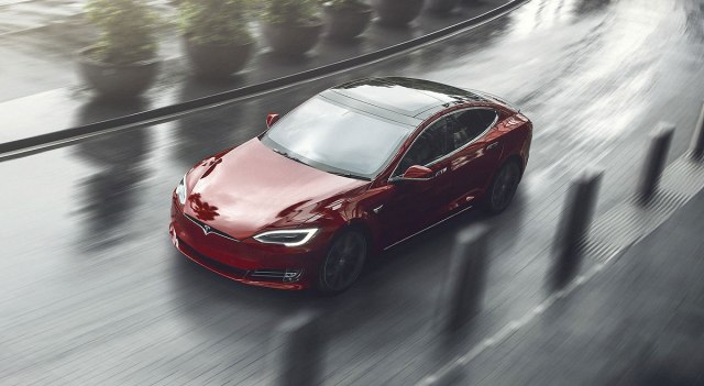 Tesla pozvao radnike da volontiraju kako bi ubrzali isporuku vozila