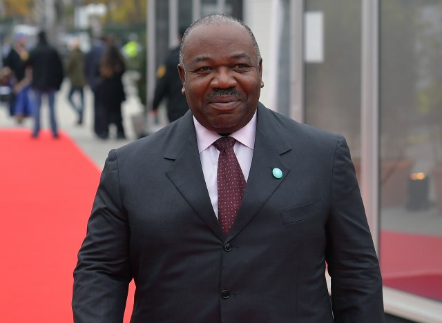 Leèenje završeno: Predsednik Gabona ponovo u zemlji