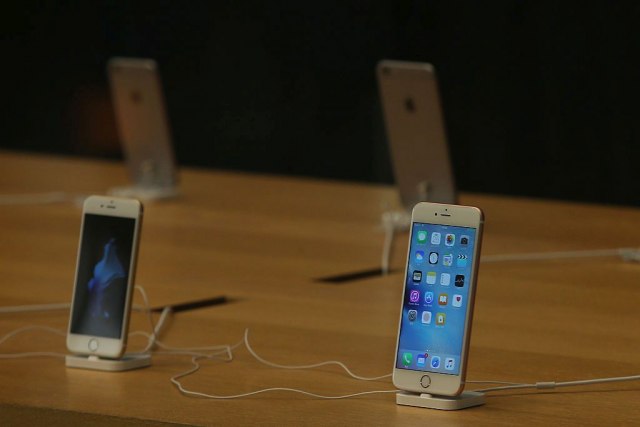 Sledeæi iPhone bi mogao bežièno da puni druge ureðaje?