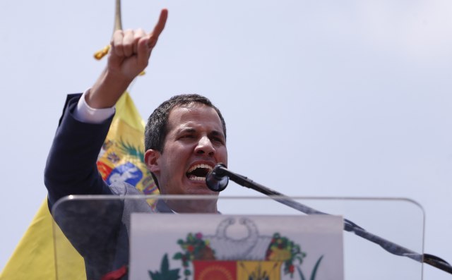 Russian soldiers arrive, Guaido urges "Operation Freedom"