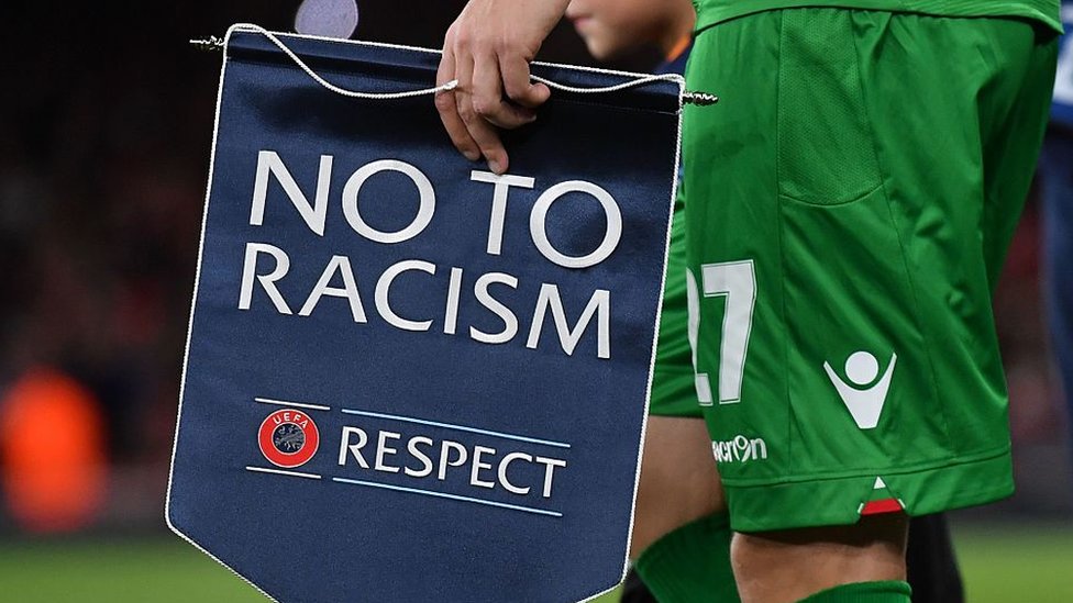 Balkan, rasizam i fudbal - sistemski problem ili "pojedinci koji kvare opštu sliku"