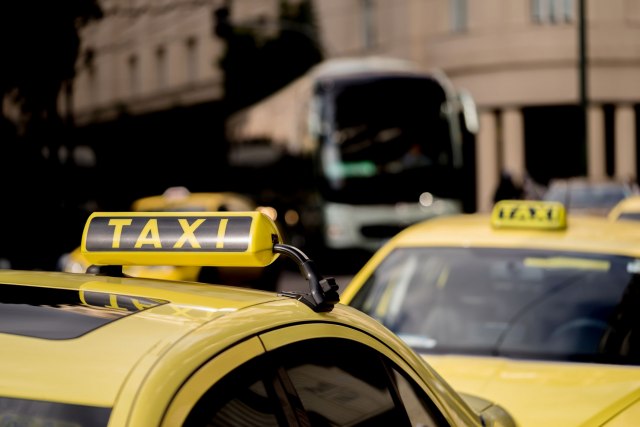Kako zaustaviti taksi širom sveta