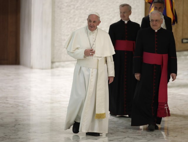 Papa Franja se moli za francuske katolike i Parižane