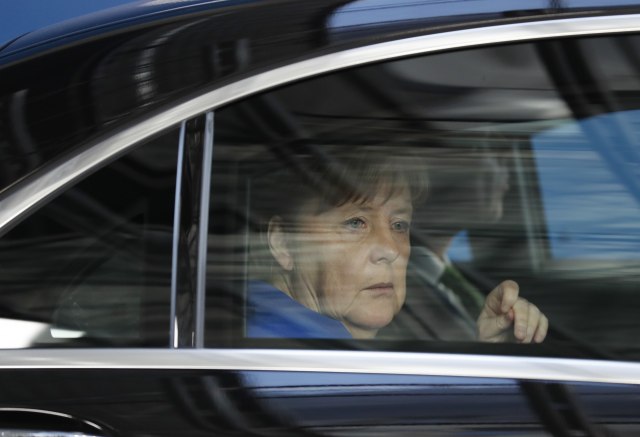 Merkelova za "Zidojèe cajtung": Brinem za Evropu