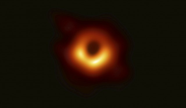 Konačno otkriveno kako izgleda crna rupa: 