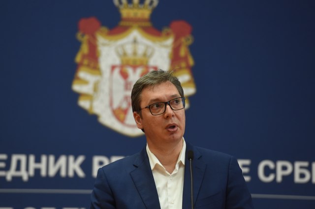 Vučić: Napali odbornike, danas sem buke i dreke neće postići ništa