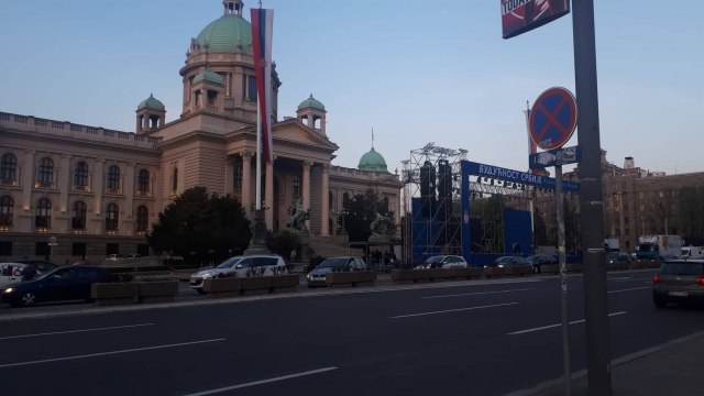 Srpska lista: 23 autobusa krenula iz Gračanice na miting