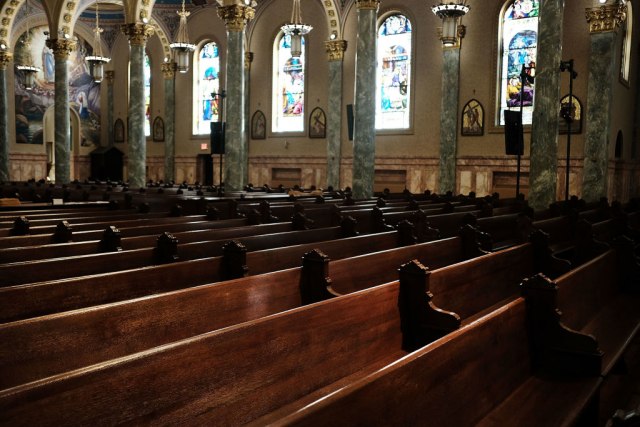 Panika u crkvi u Minhenu: Ušao među vernike i vikao 