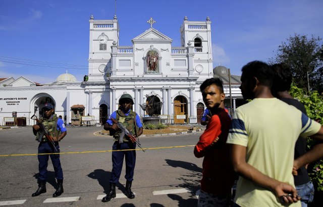 Local Islamists kill 290 people in Sri Lanka - authorities