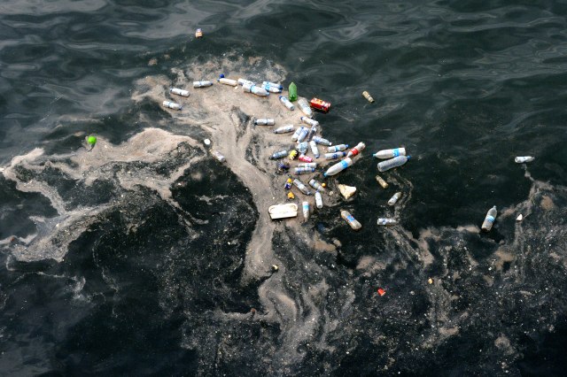 Do 2050. u morima æe biti više plastike nego ribe