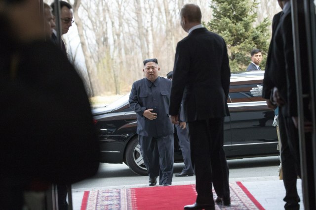 Kim i Putin oèi u oèi, prvi put i duplo duže FOTO