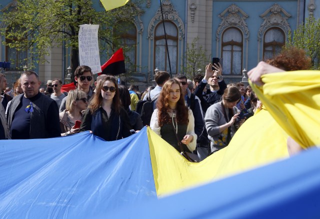 Otpor potpisivanju Zakona o državnom jeziku, ne žele svi Ukrajinci ukrajinski