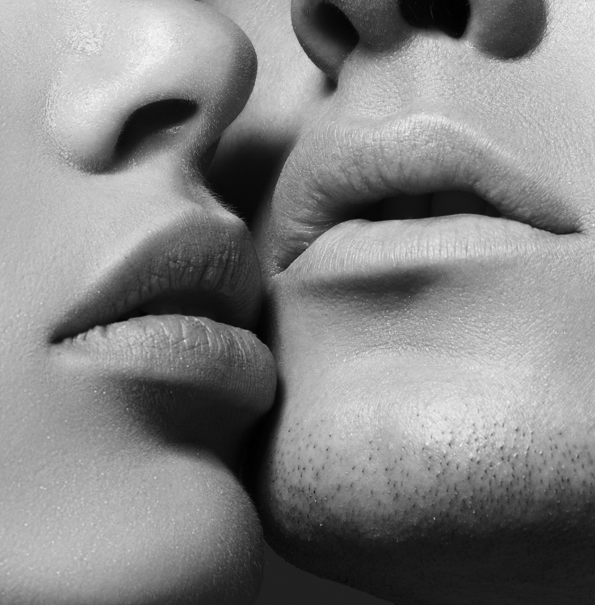 TURBULENTNO! MESEČNI HOROSKOP ZA MAJ: Blizancima u ljubavi vruće-hladno, Škorpijama ne cvetaju ruže, Device ulaze u stasnu vezu!