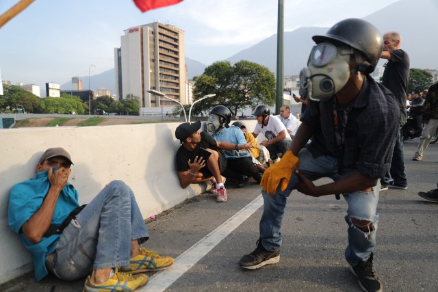 Čija je vojska u Venecueli? SAD podržale puč, Putin pomno prati VIDEO