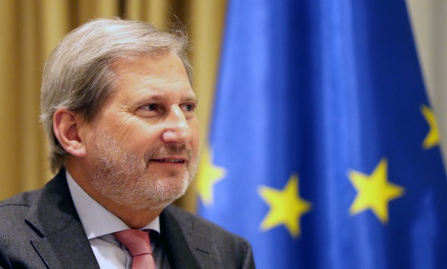 "EU poèela pregovore sa Srbijom, iako još treba rešiti situaciju oko dijaloga s Kosovom"