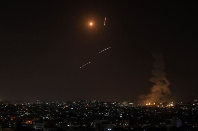 Sirene se oglasile u Izraelu, raketni napadi ne prestaju nakon 14 uzastopnih sati VIDEO