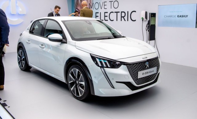 Da li ćemo dobiti FIAT baziran na Peugeotu 208?