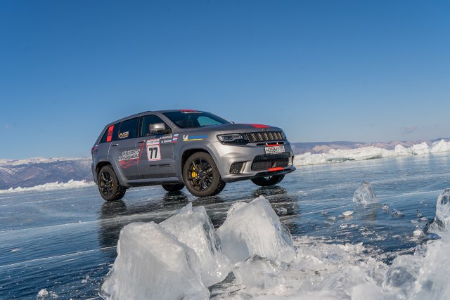 Jeep Grand Cherokee Trackhawk najbrži terenac na ledu VIDEO