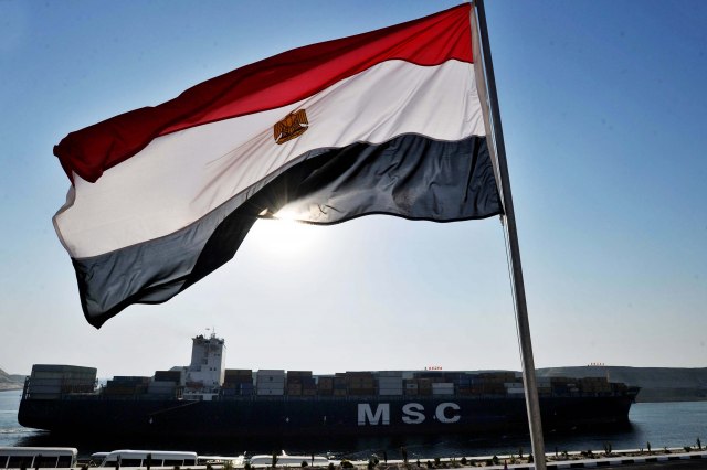 Tenzije rastu: Američki nosač aviona prošao kroz Suecki kanal