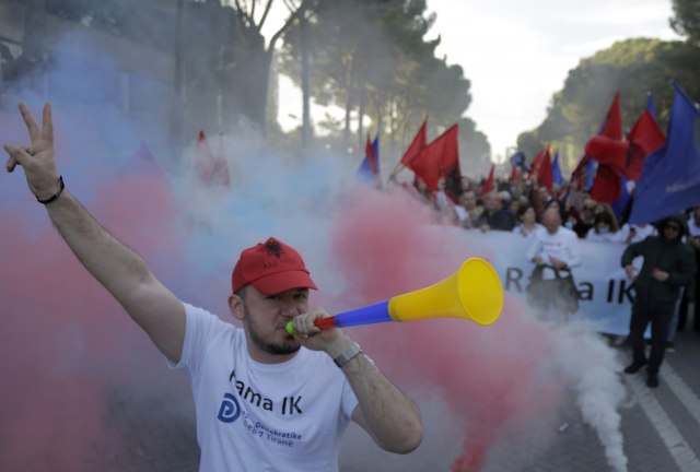 Ne odustaju: Opozicija u Albaniji nastavlja sa protestima