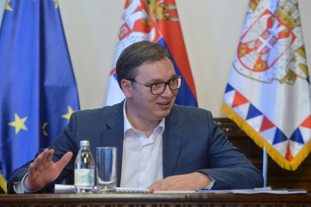 Vučić danas govori pred vladikama SPC