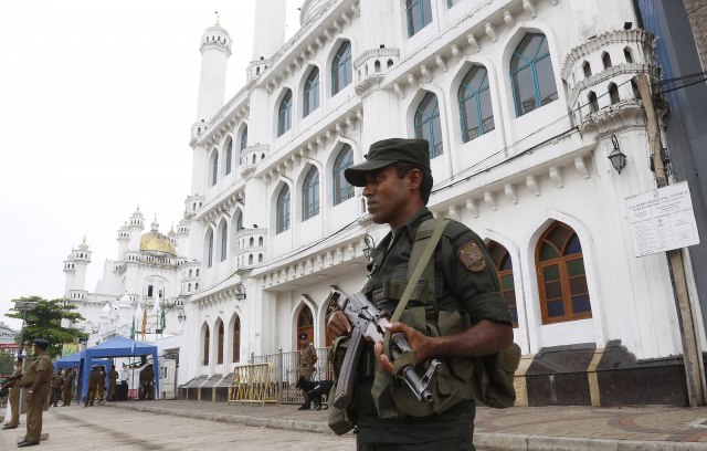 Odgovor na nasilje na Šri Lanki: Policijski èas, blokirane društvene mreže