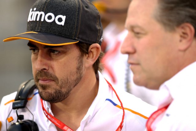 Španac zabrinuo obožavaoce – Alonso nekoliko puta udario u zid VIDEO