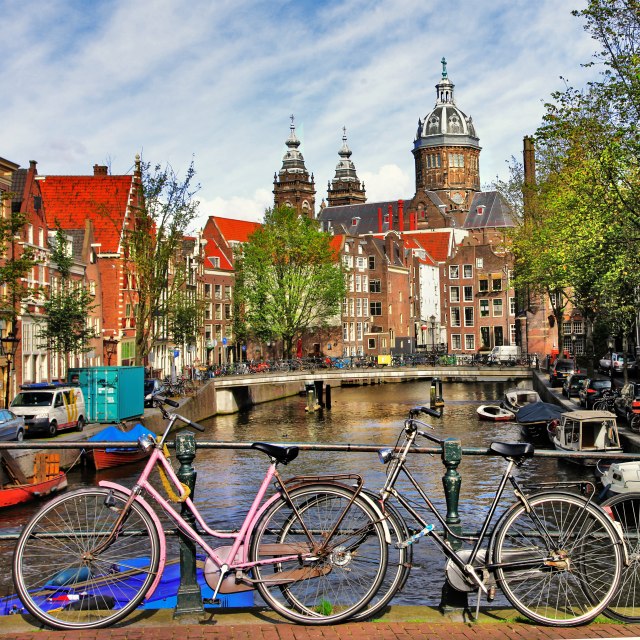 Koriste veliku posetu turista: Skaèe cena noæenja u Amsterdamu