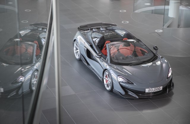 McLaren ručno napravio 20.000 automobila FOTO