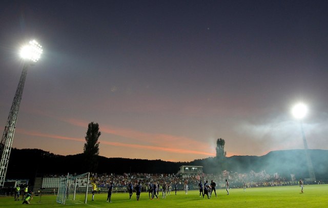 Stadion FK Kolubara dobio rasvetu po UEFA standardima