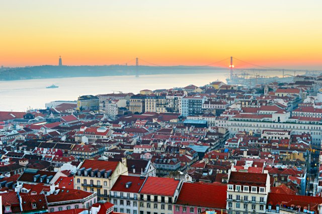 Najjeftinija tura na svetu: Kako obiæi Lisabon za manje od 3 evra? VIDEO