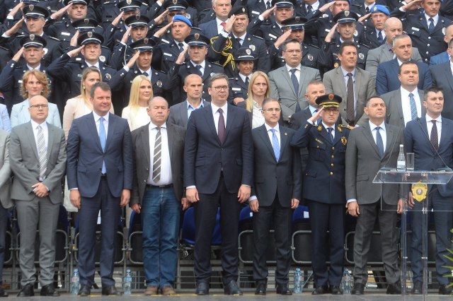 Promocija novih pripadnika MUP-a u Novom Sadu, prisustvovao Vučić