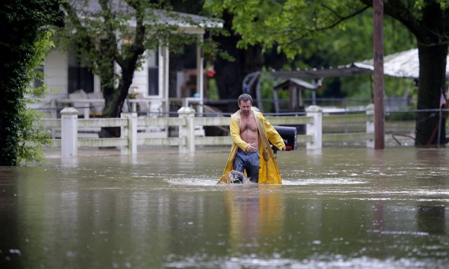 Nevreme u SAD: Oluje i kiše, najmanje troje mrtvih