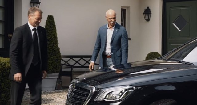 BMW ispratio direktora Mercedesa u penziju i pokazao klasu VIDEO