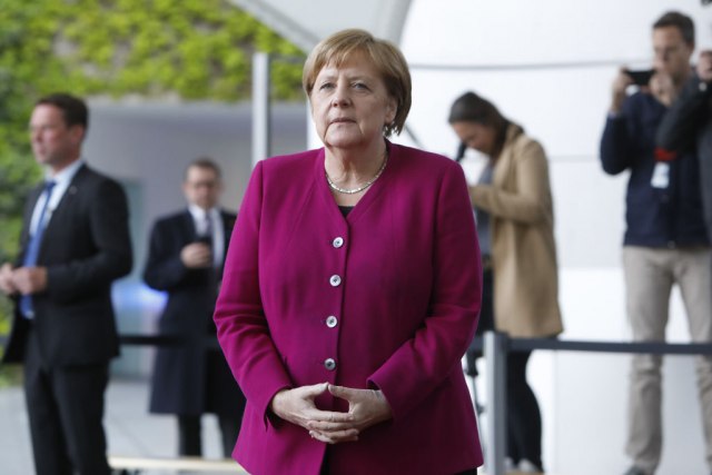 "Merkel odlazi? Verovaæu kada vidim svojim oèima"
