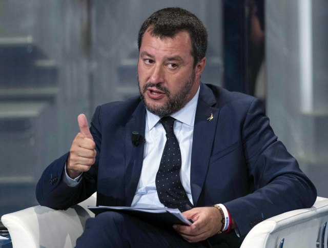 Salvini: Vlada neće pasti