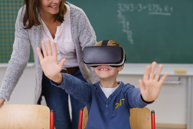 Virtuelne uèionice - buduænost obrazovanja u Srbiji